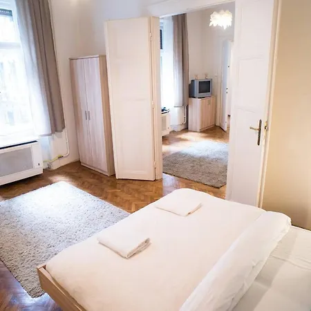 아파트 Large, Comfy In The Centre